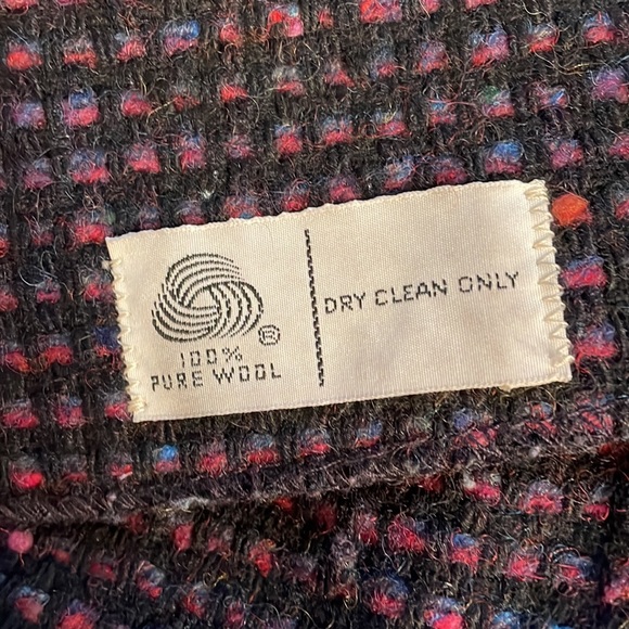 1980s Sak’s Fifth Avenue jacket. Size 8 - please see measurements below. - Picture 11 of 12